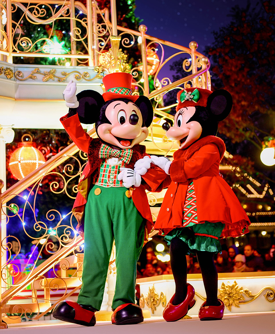 Mickey & Minnie - Christmas at Disney